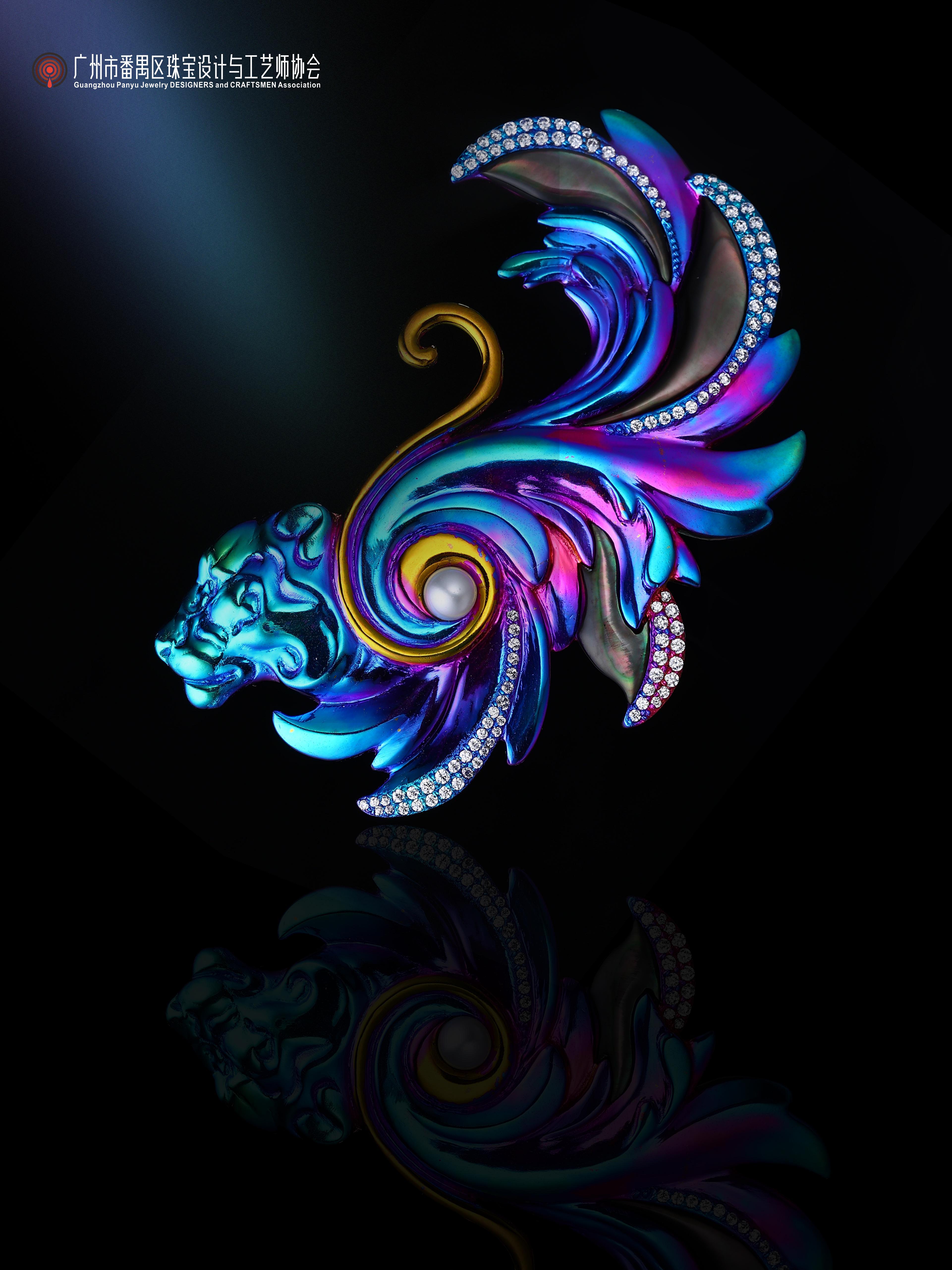 开韶俊《心有猛虎细嗅蔷薇》